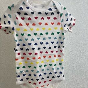 Primary rainbow heart onesie NWOT